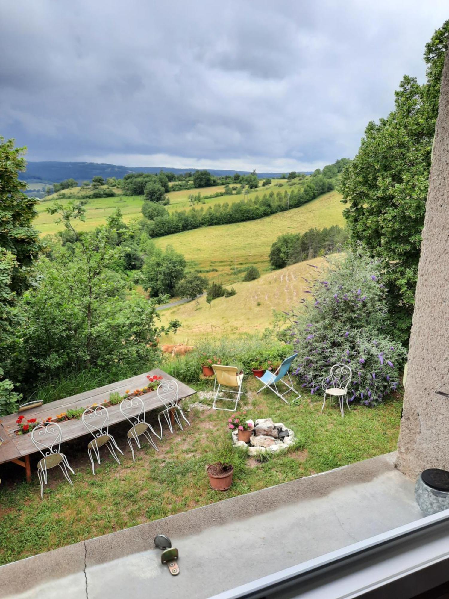 Les Coteaux De Planeze, Maison Et Jardin Dans Le Lot! Chambres Chez L'Habitant! Belmont-Bretenoux Habitación foto